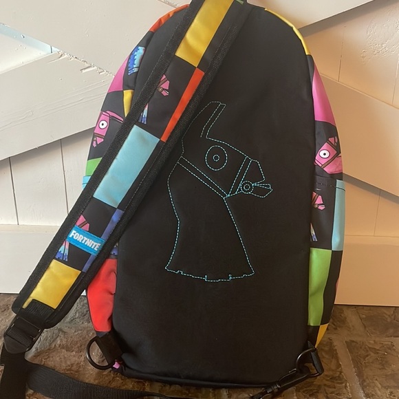 Fortnite llama pinata sling back bookbag backpack - Picture 3 of 3